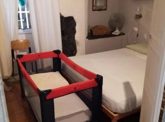 Porta Dei Vacca Casa Di Pre' Citra 23 23 Genua